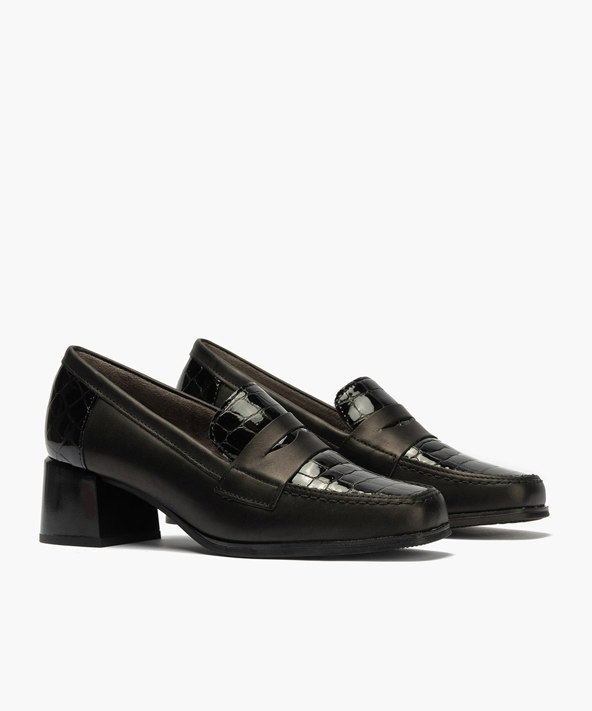 Mocasín con tacón medio de mujer color negro