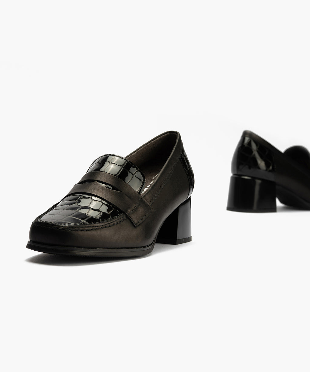 Mocasín con tacón medio de mujer color negro