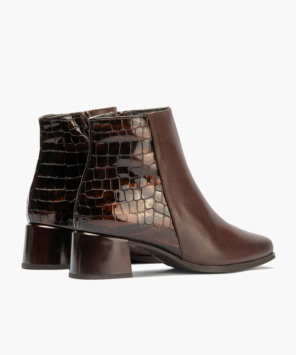 Botin en napa con coco charol de mujer color marron