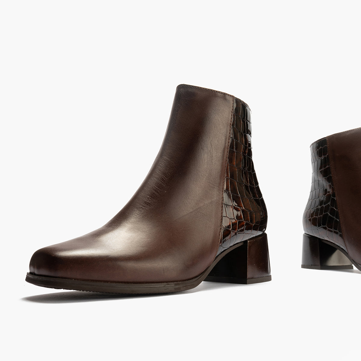 Botin en napa con coco charol de mujer color marron