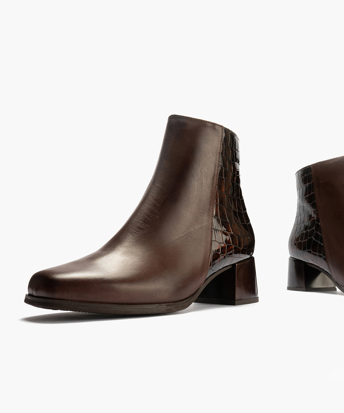 Botin en napa con coco charol de mujer color marron