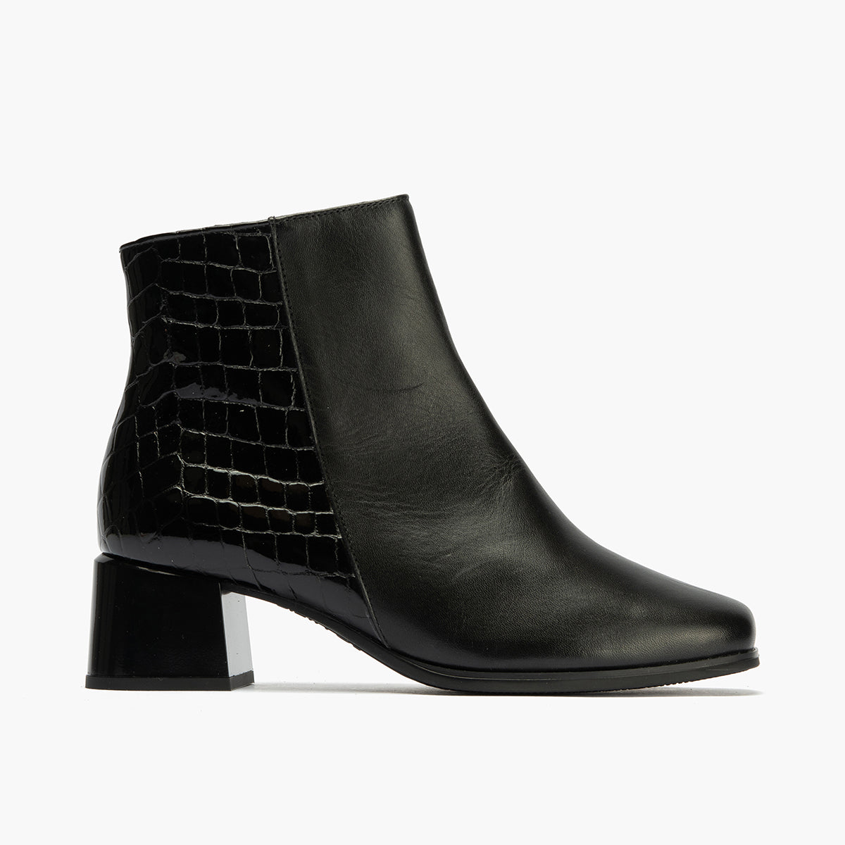 Botin en napa con coco charol de mujer color negro