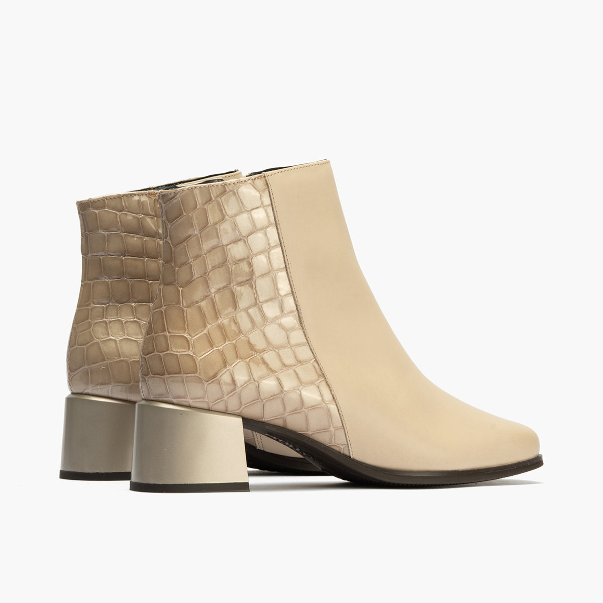 Botin en napa con coco charol de mujer color piedra