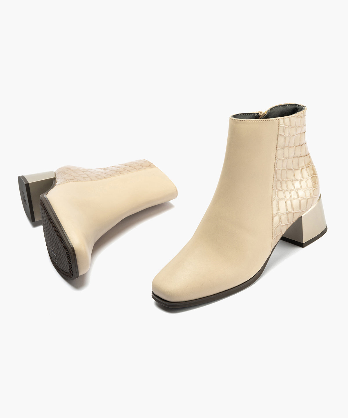 Botin en napa con coco charol de mujer color piedra