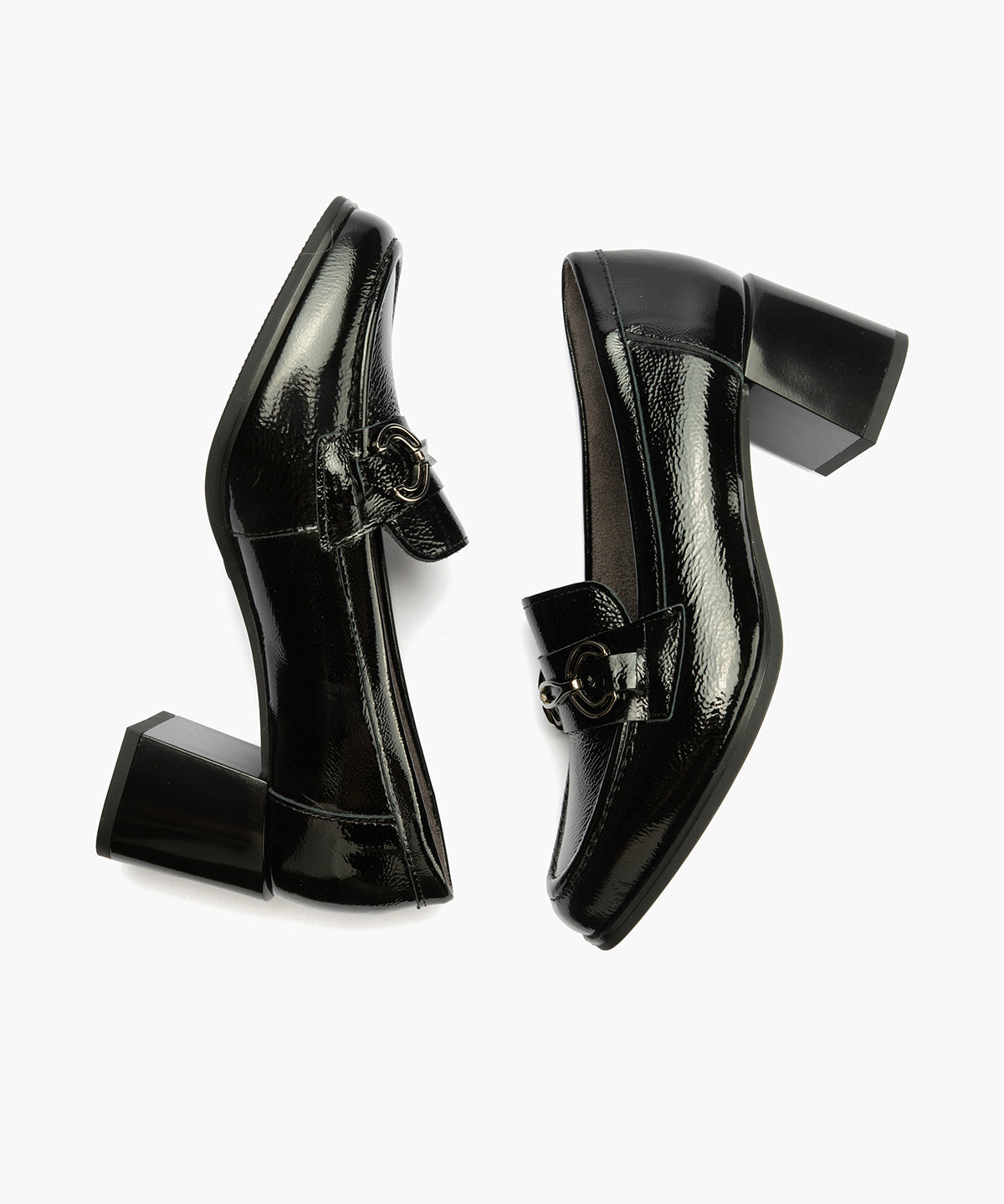 Mocasín en Charol con adorno de mujer color negro