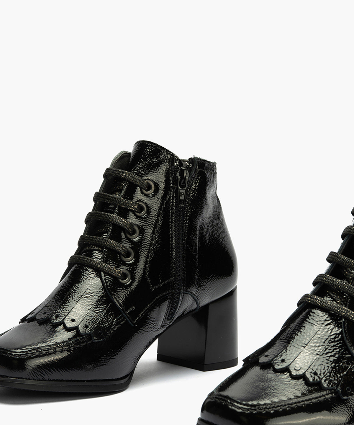 Botín Bajo en Charol con cordones de mujer color negro