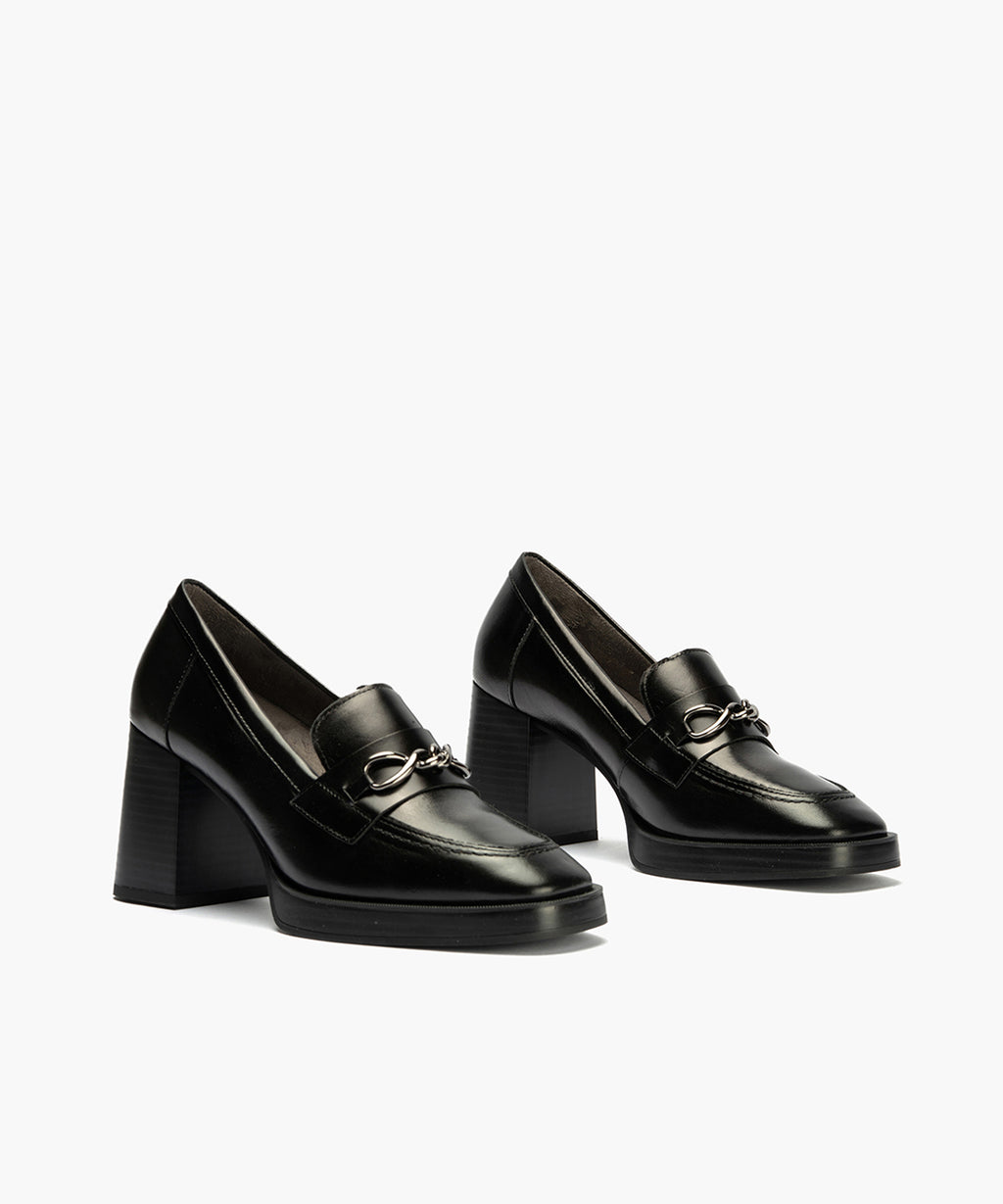 Mocasín con Adorno de mujer color negro