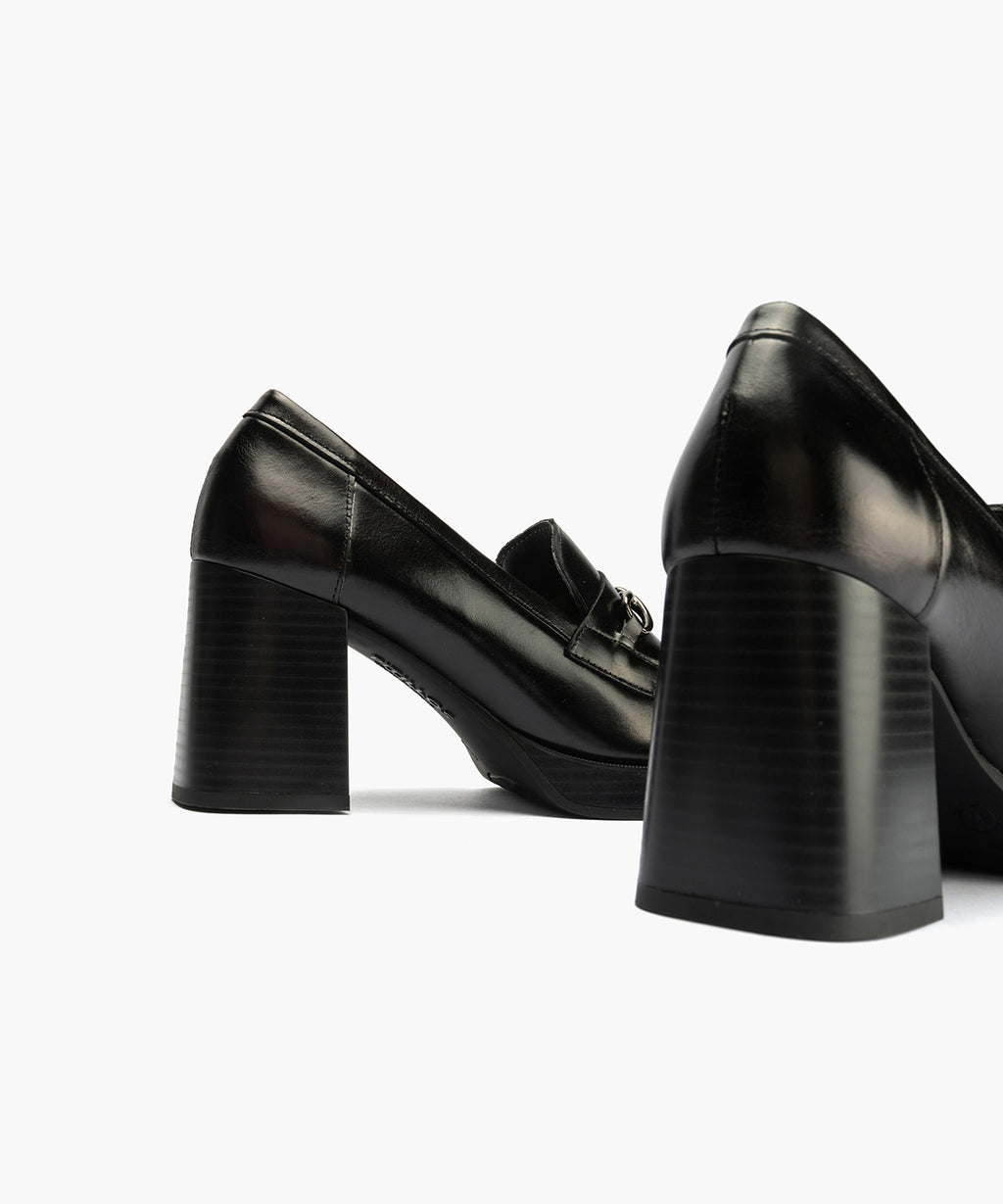 Mocasín con Adorno de mujer color negro