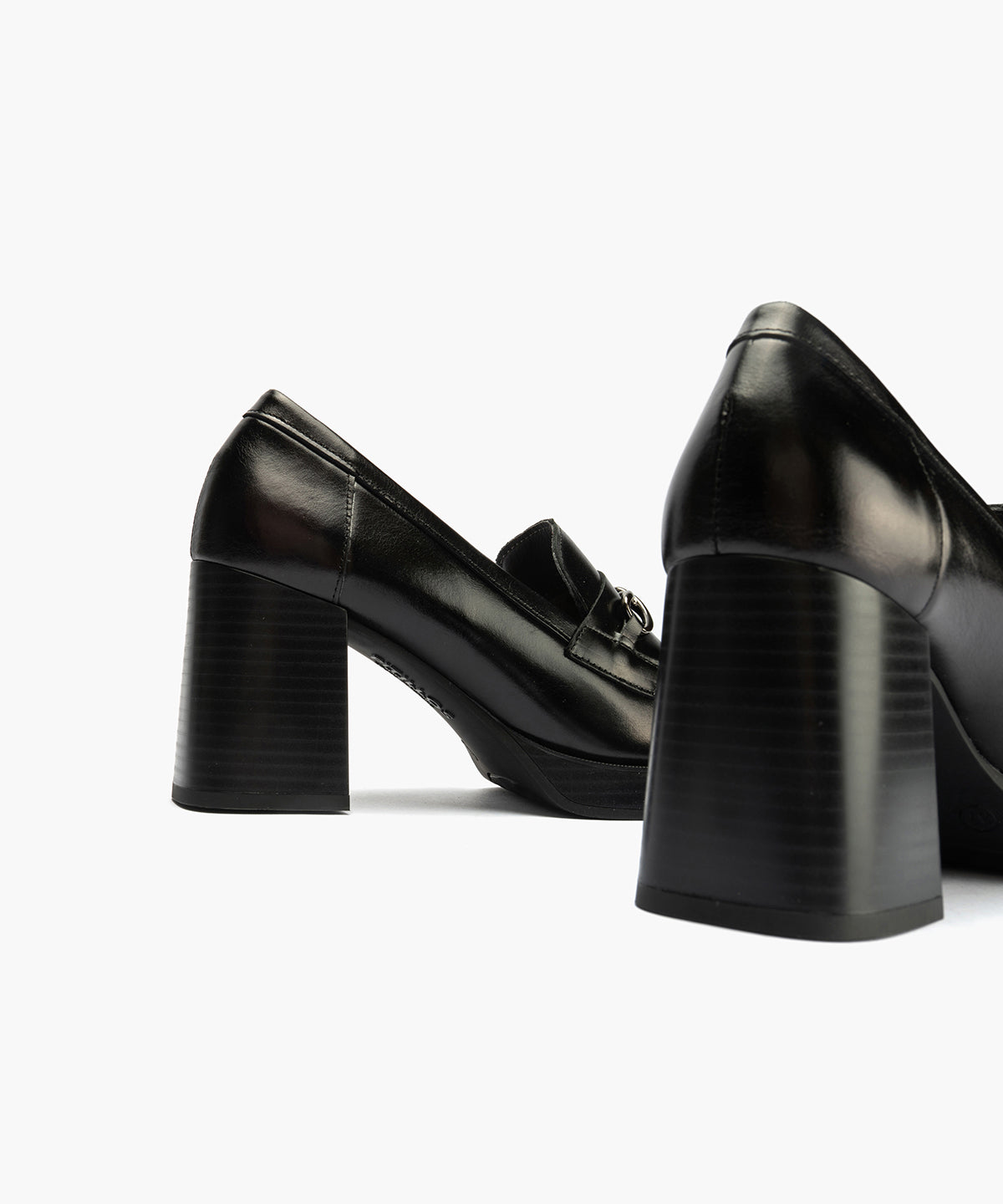 Mocasín con Adorno de mujer color negro