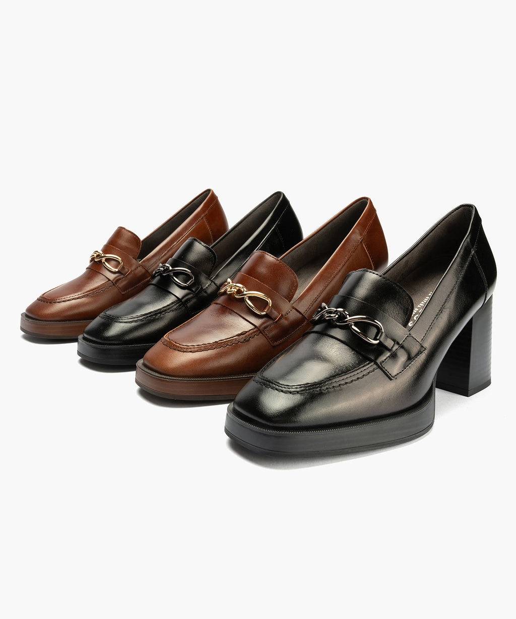 Mocasín con Adorno de mujer color negro