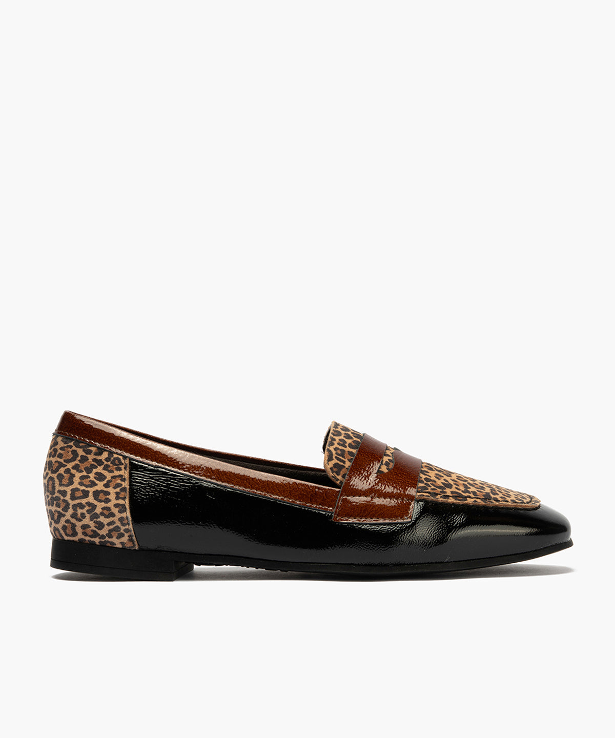 Mocasín Combinado en charol con leopardo de mujer color negro
