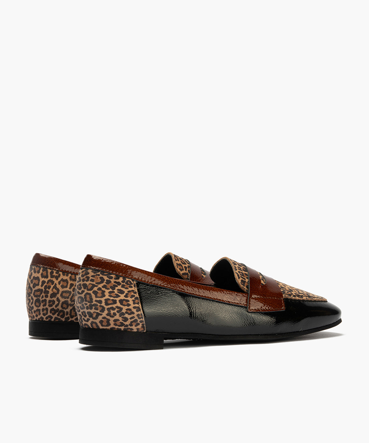 Mocasín Combinado en charol con leopardo de mujer color negro