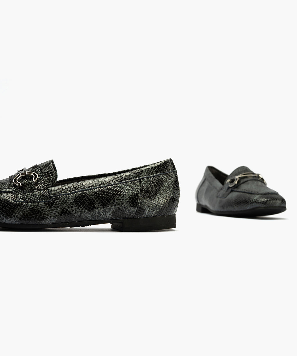 Mocasín en Fantasía de mujer color negro