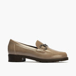 Mocasín con Adorno de mujer color piedra