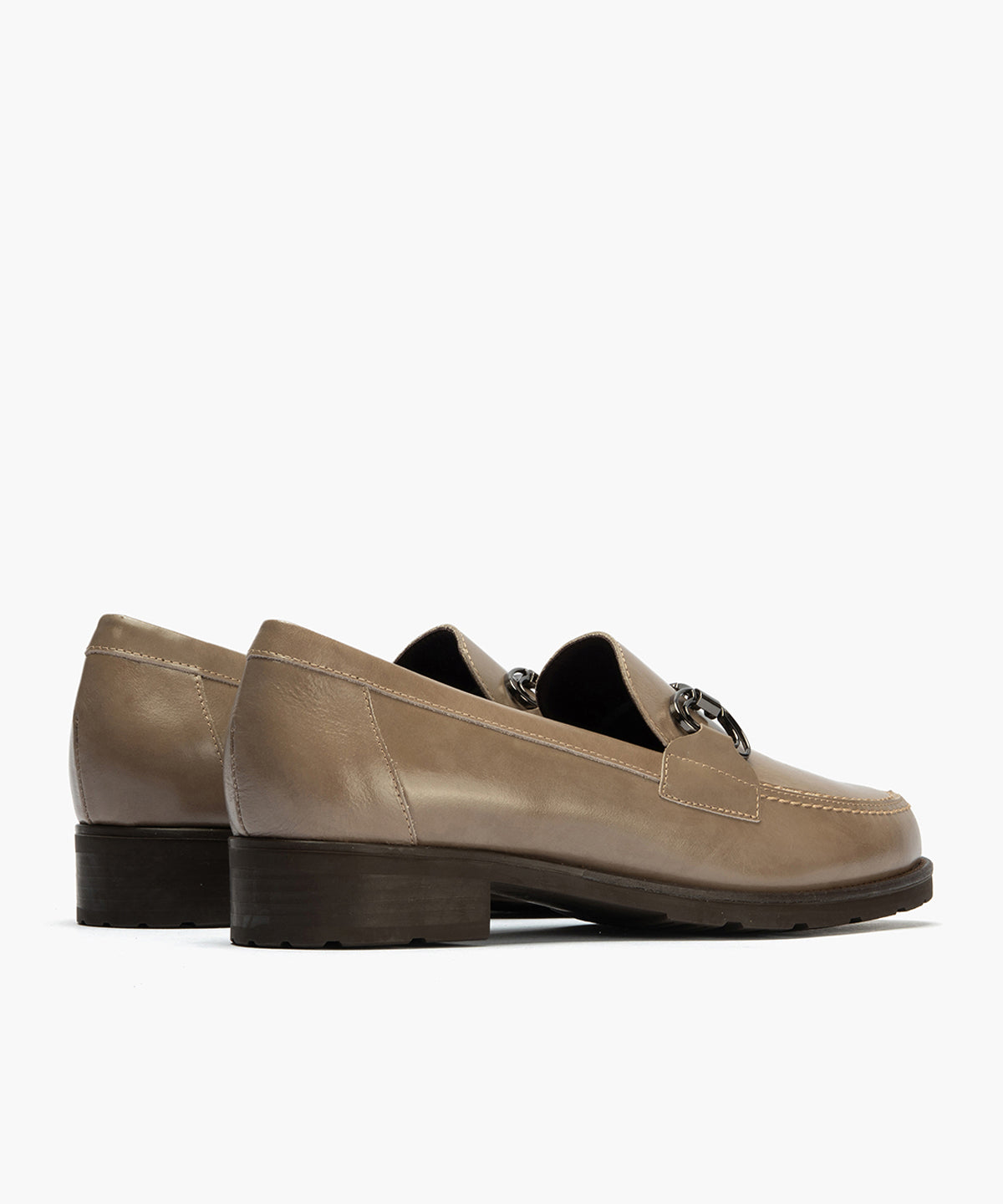 Mocasín con Adorno de mujer color piedra