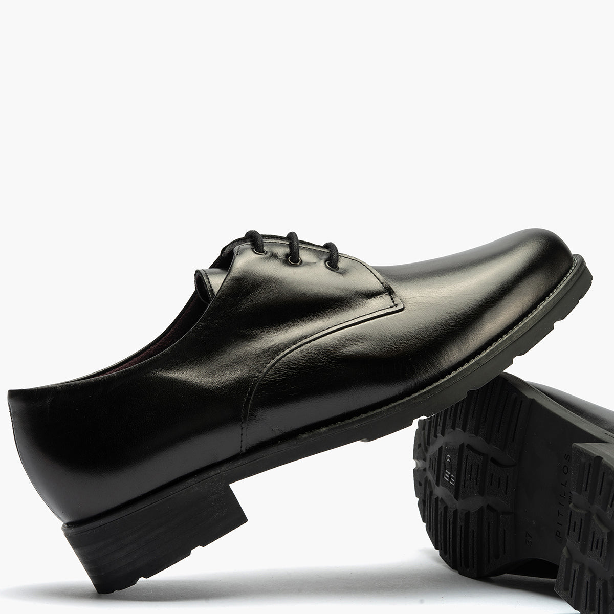Blucher en napa con cordones de mujer color negro