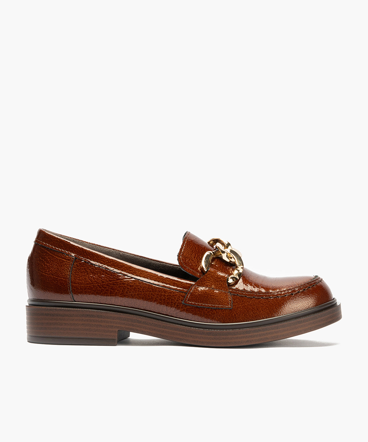 Mocasín en Charol con adorno de mujer color cuero