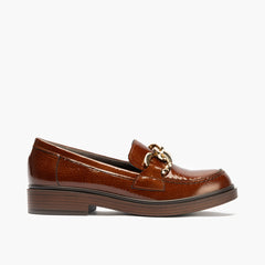 Mocasín en Charol con adorno de mujer color cuero