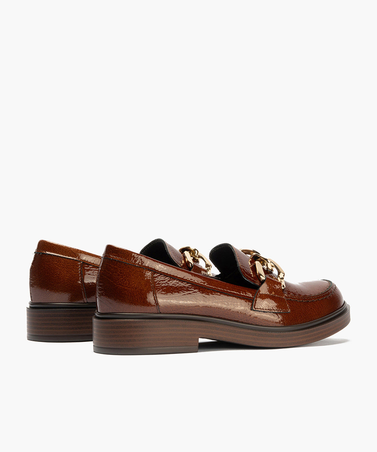 Mocasín en Charol con adorno de mujer color cuero
