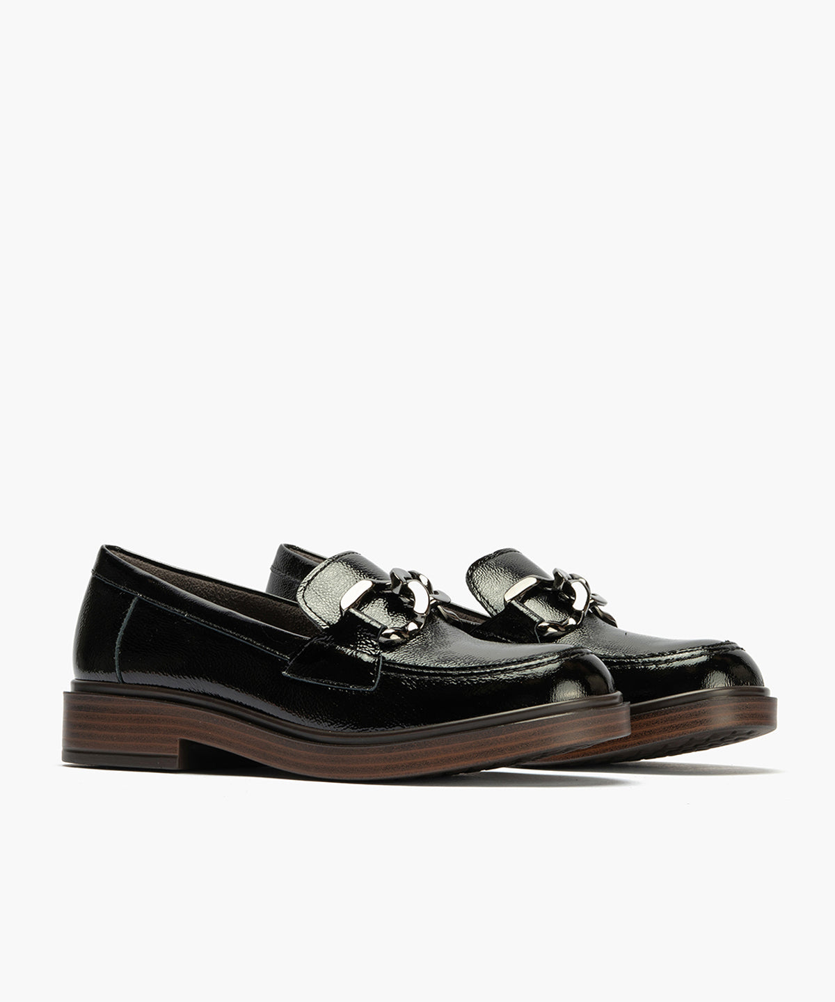 Mocasín en Charol con adorno de mujer color negro