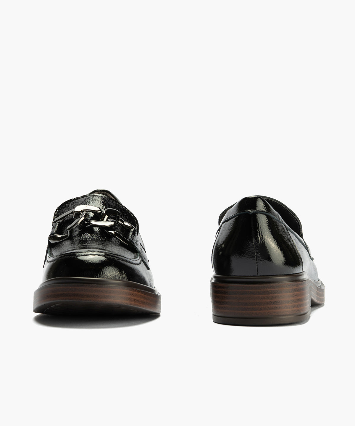 Mocasín en Charol con adorno de mujer color negro