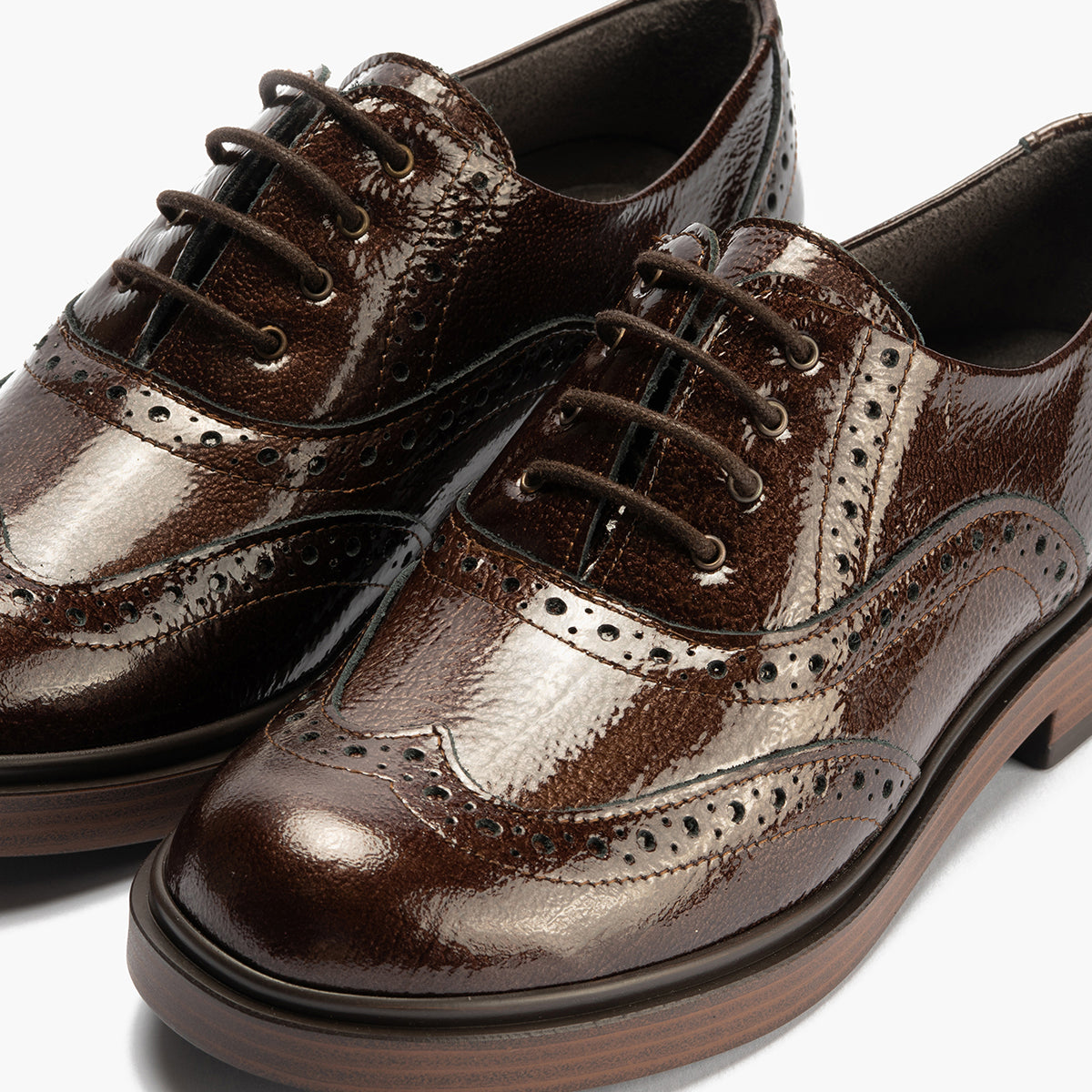 Ingles en Charol con cordones de mujer color marron