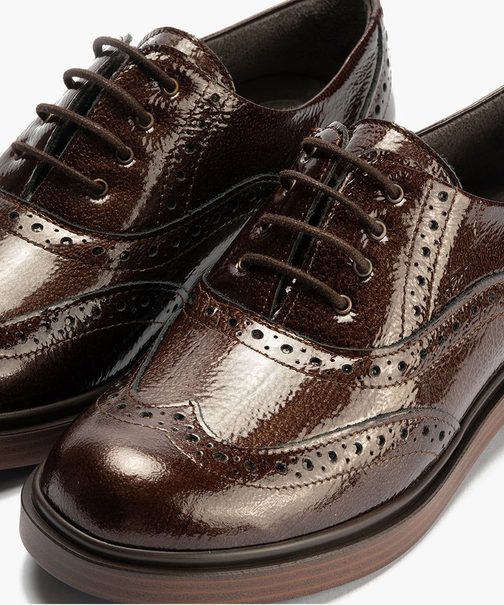 Ingles en Charol con cordones de mujer color marron