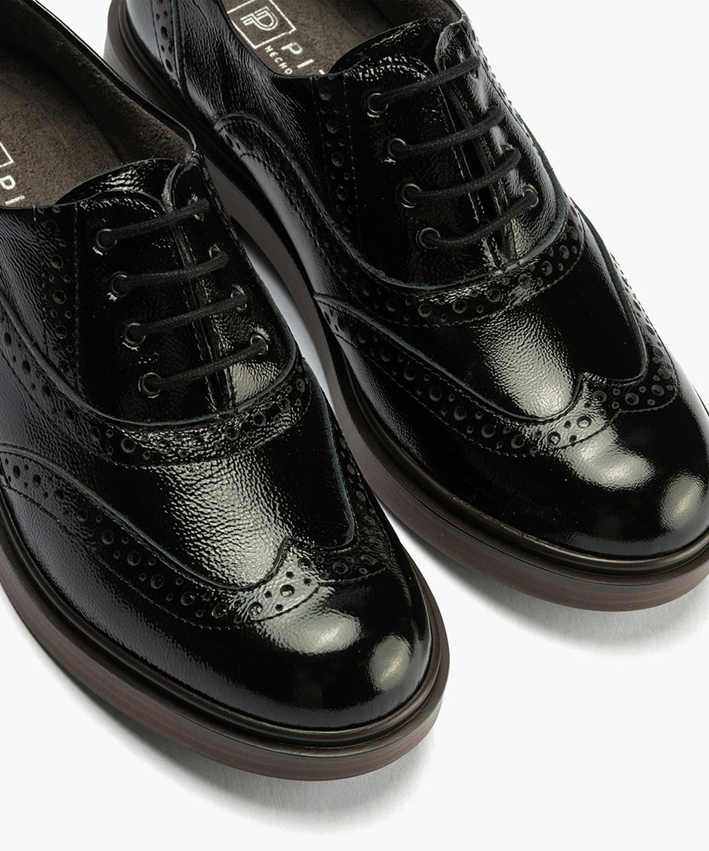 Ingles en Charol con cordones de mujer color negro