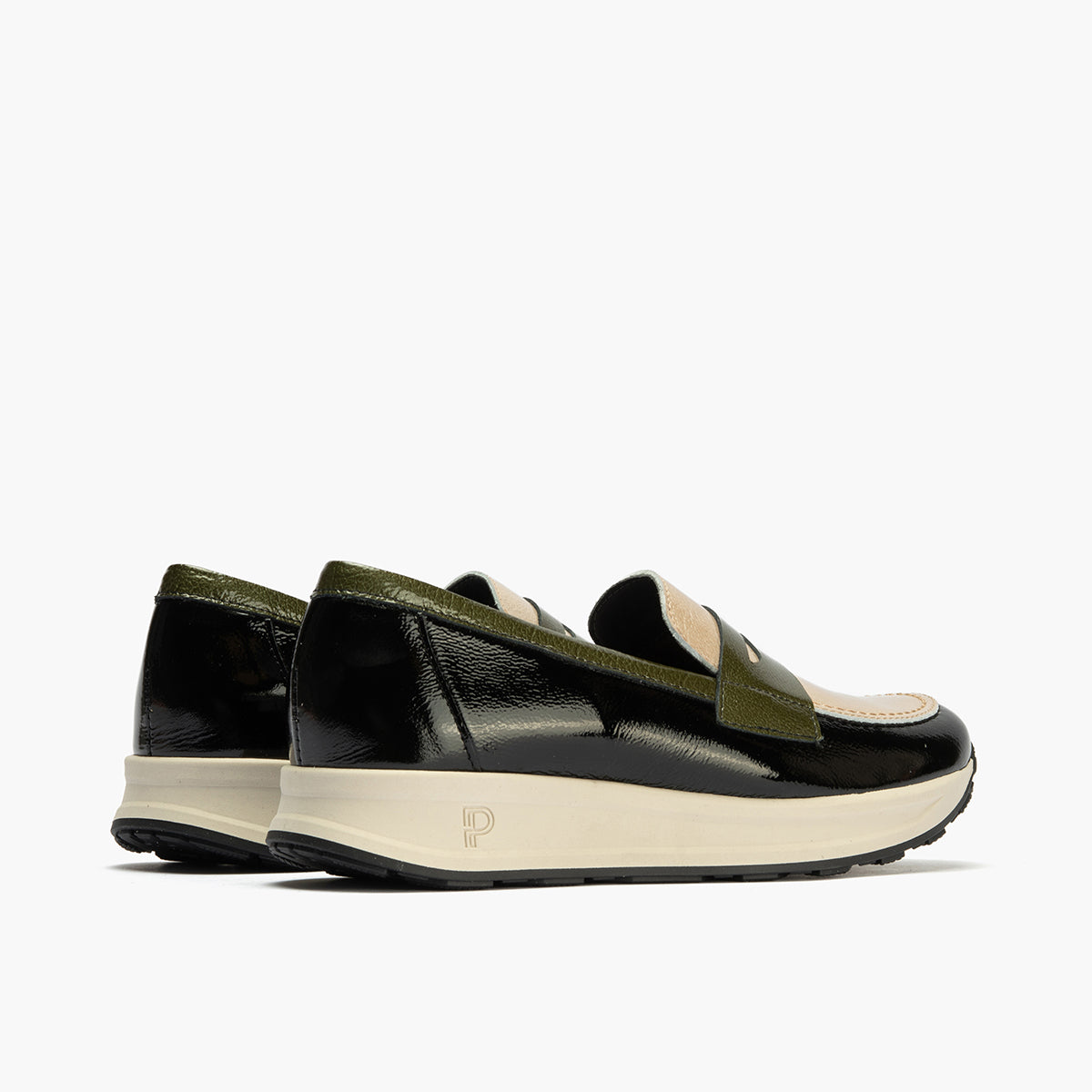 Mocasín Tricolor en Charol de mujer color negro/piedra