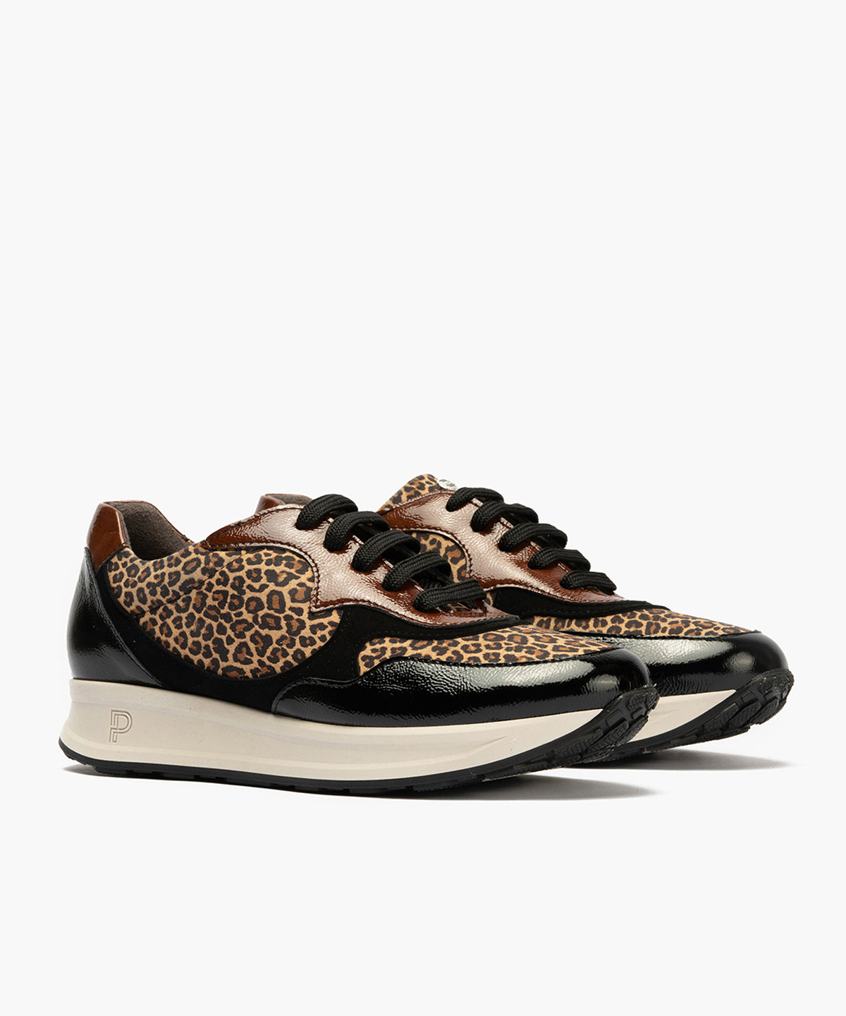 Deportivo Combinado Leopardo con cordonesde mujer color negro