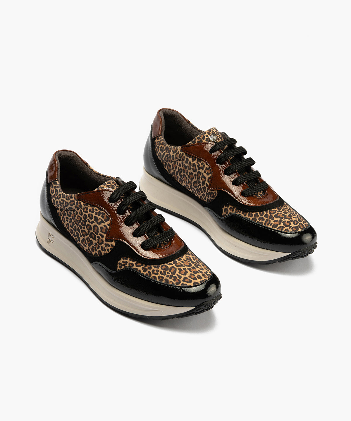 Deportivo Combinado Leopardo con cordonesde mujer color negro