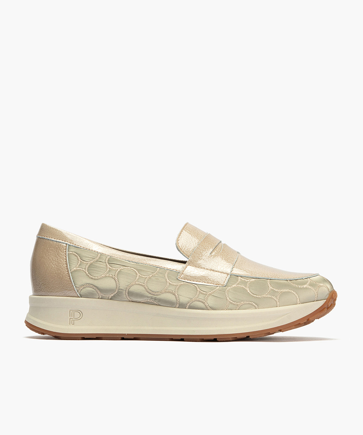 Mocasín en charol con nylon de mujer color piedra