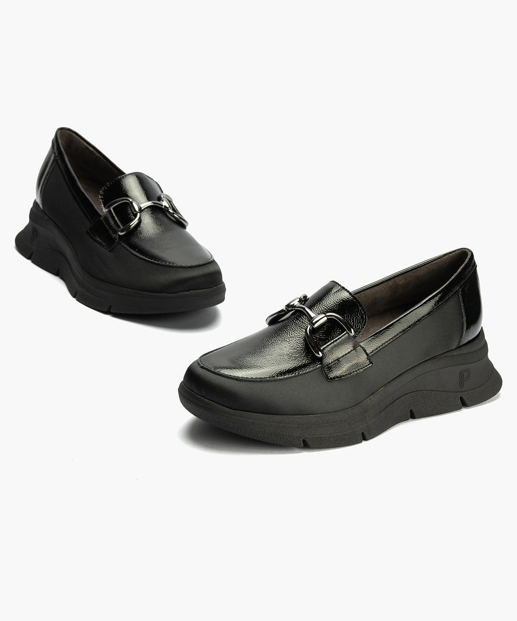 Mocasín con Nylon con adorno de mujer color negro