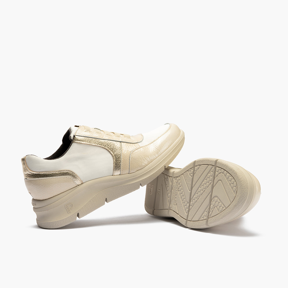 Deportivo con Nylon de mujer color crema