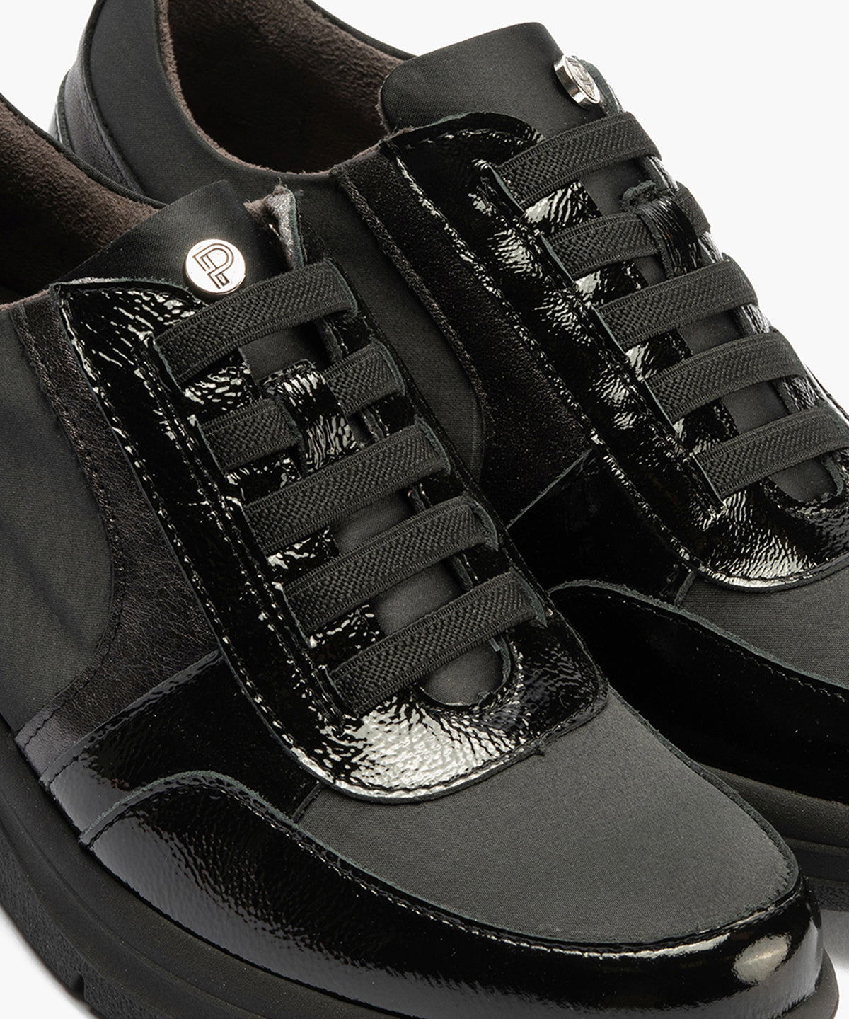 Deportivo con Nylon de mujer color negro