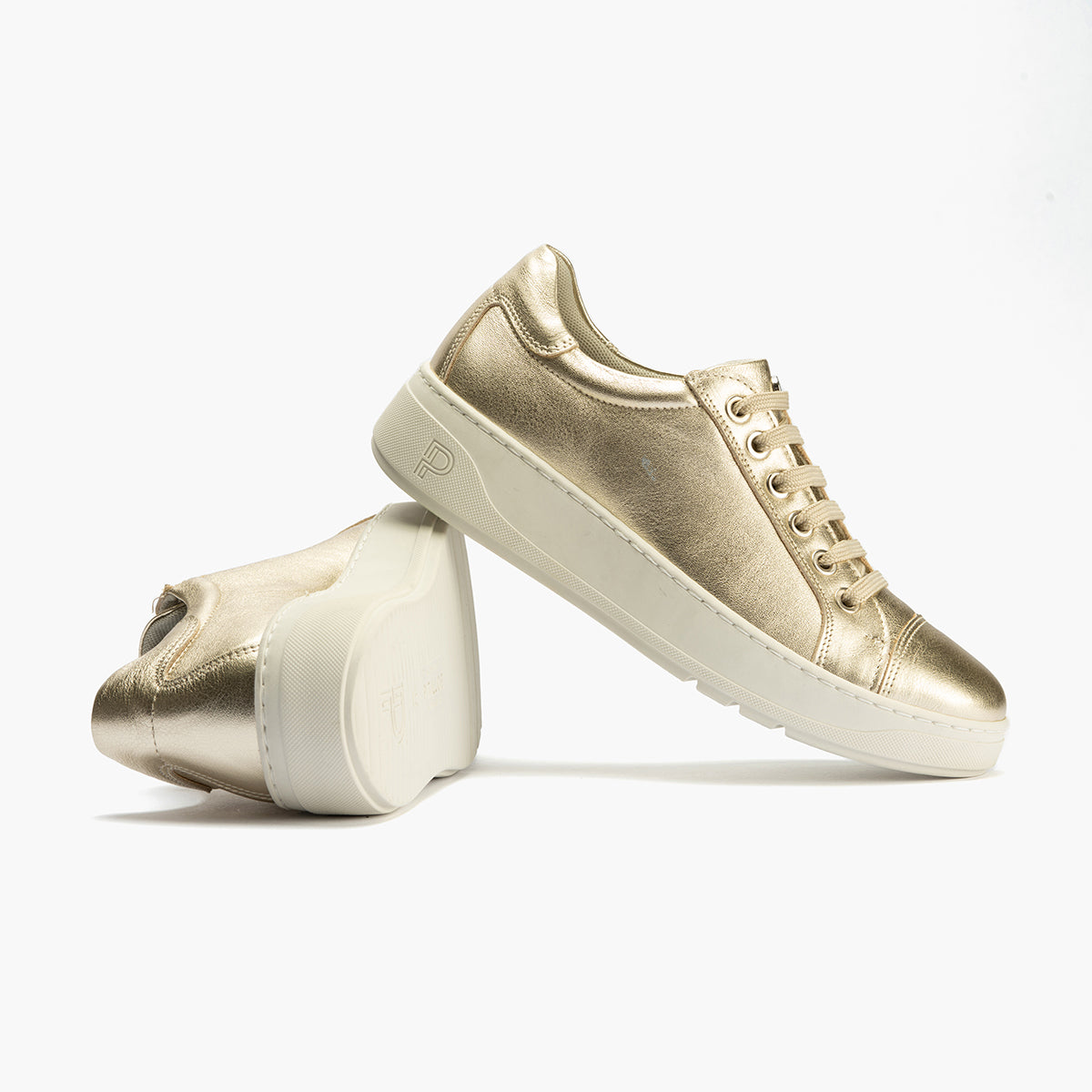 Basket en Laminado con cordones de mujer color oro