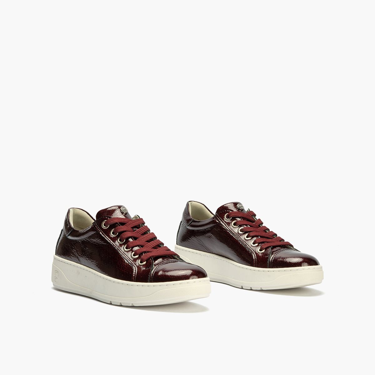 Basket en Charol con cordones de mujer color burdeos