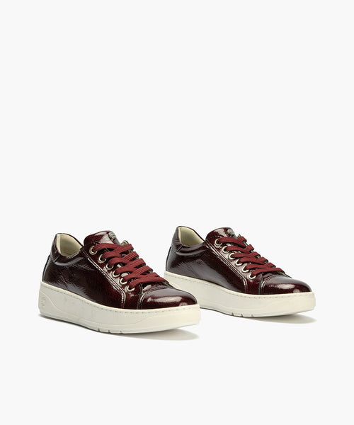 Basket en Charol con cordones de mujer color burdeos