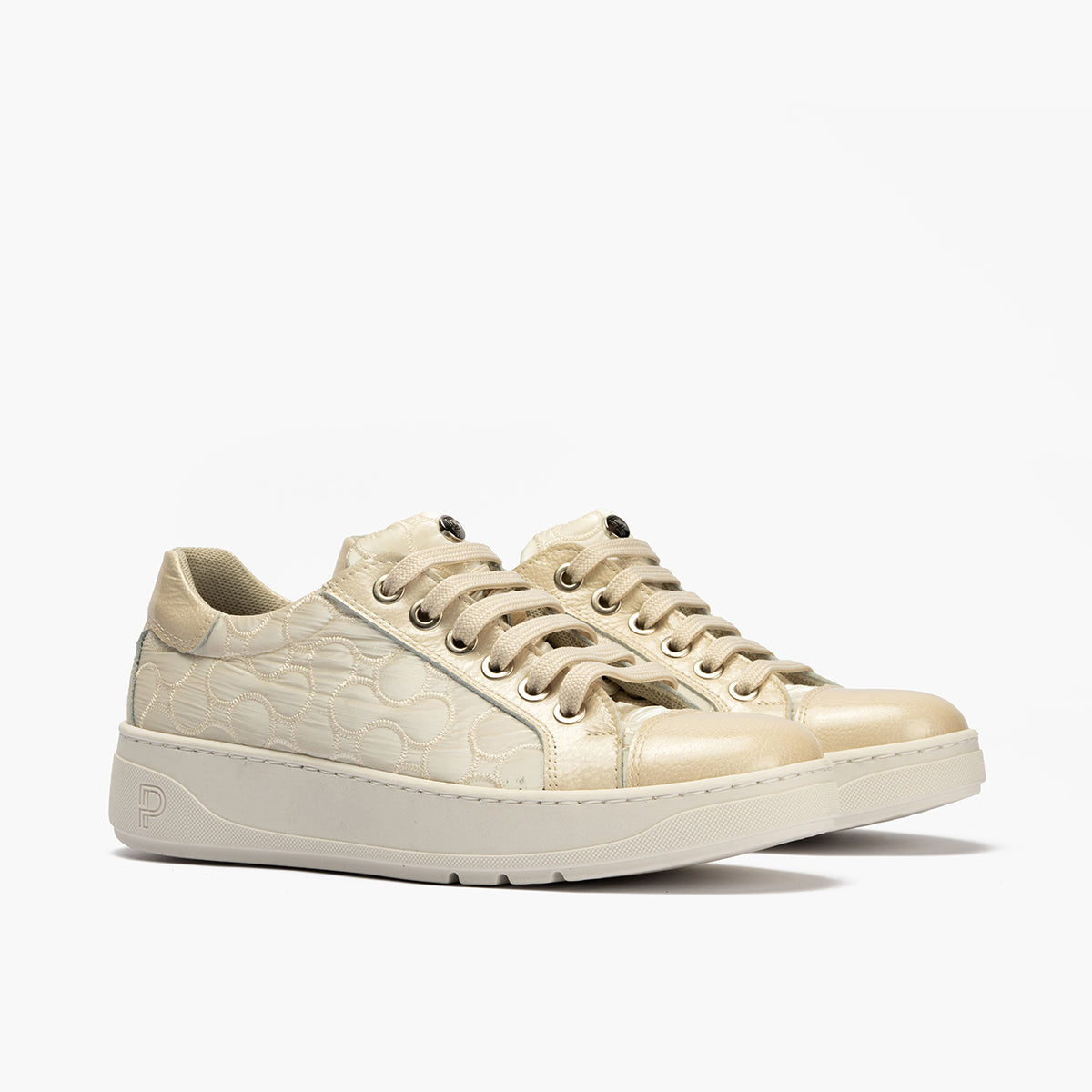 Basket en charol con nylon de mujer color crema