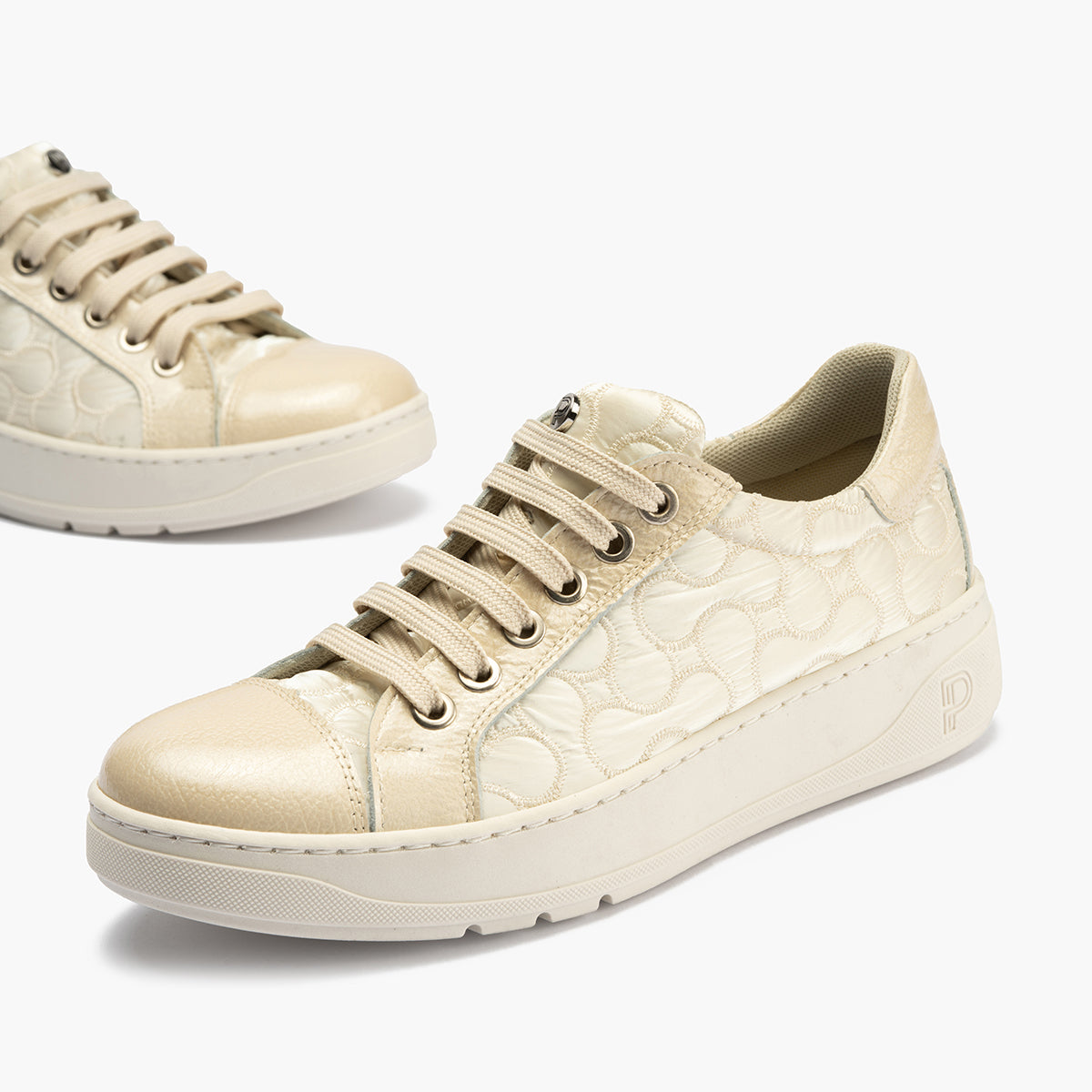 Basket en charol con nylon de mujer color crema