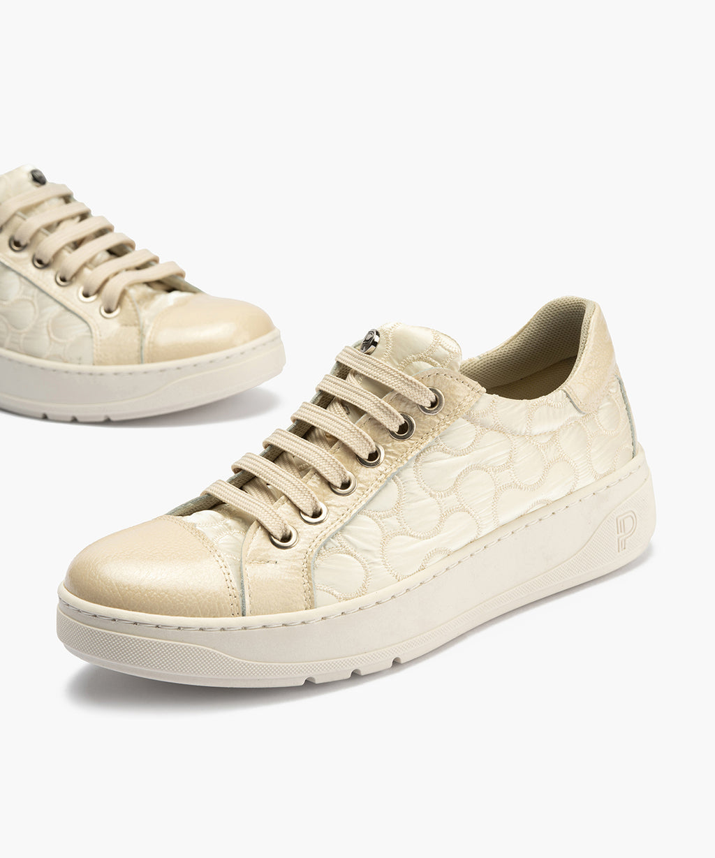 Basket en charol con nylon de mujer color crema