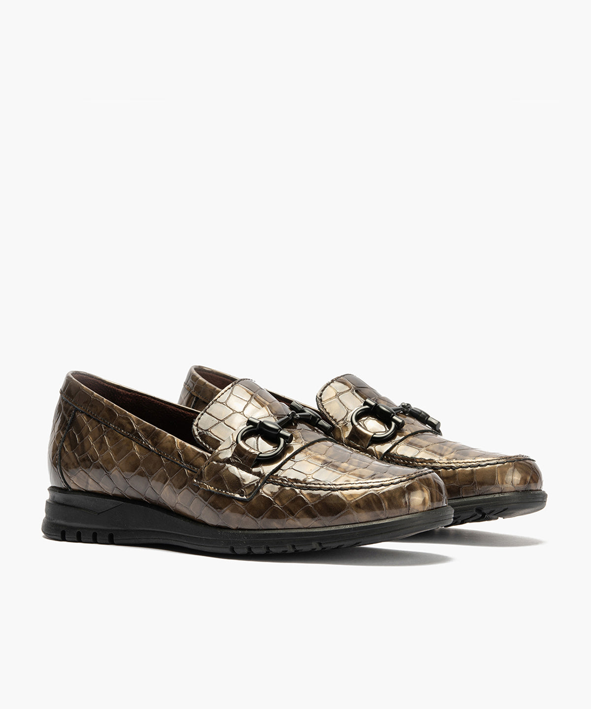 Mocasín en Coco con adorno de mujer color humo