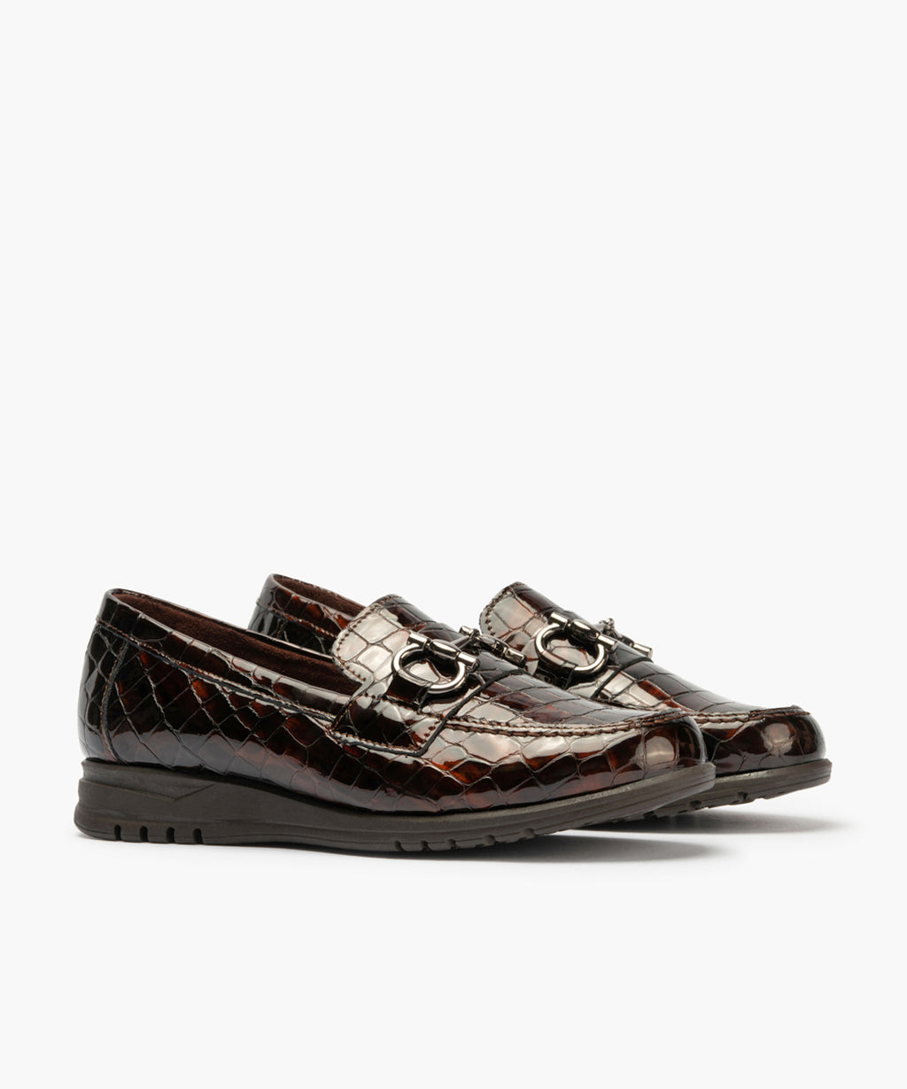 Mocasín en Coco con adorno de mujer color marron