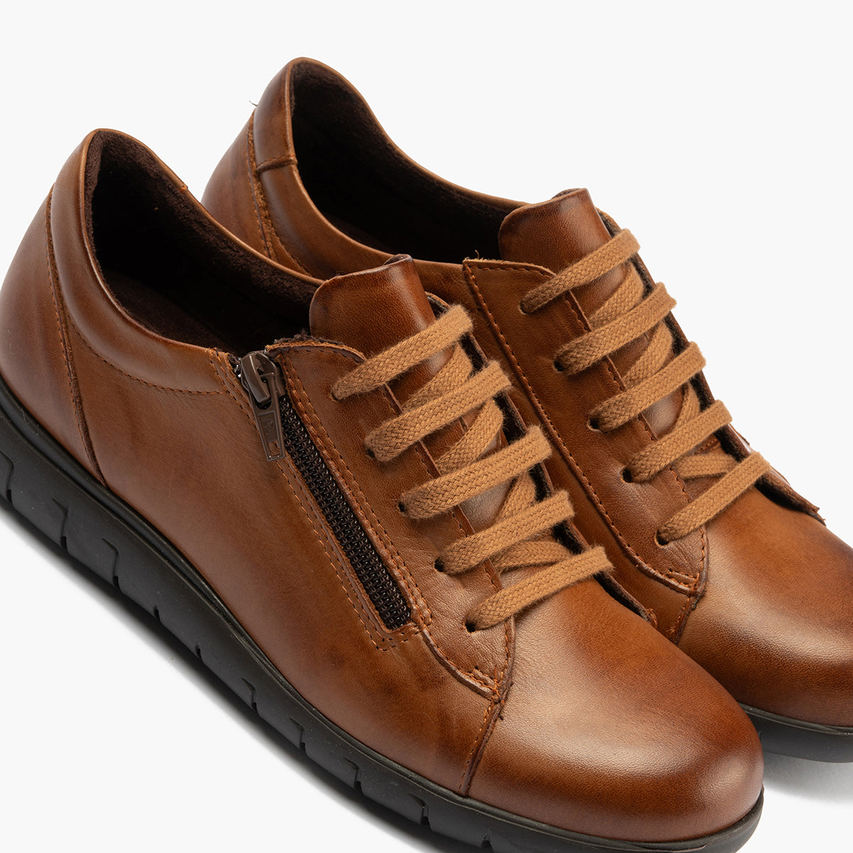 Deportivo con Cremallera de mujer color cuero