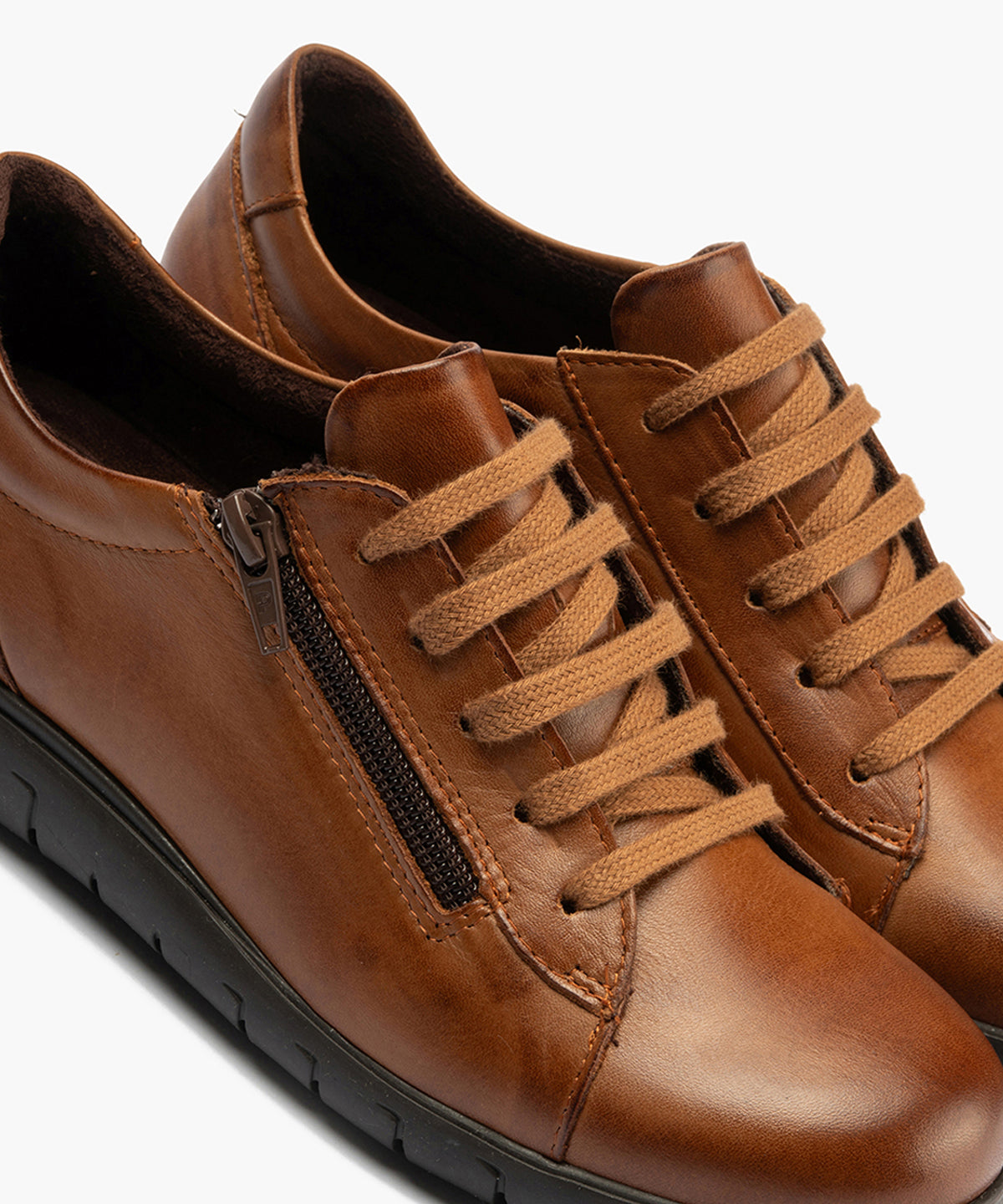 Deportivo con Cremallera de mujer color cuero