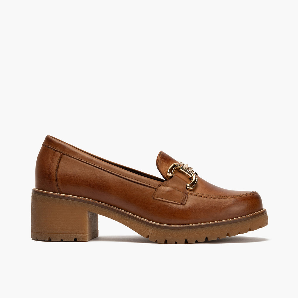 Mocasín en Napa con adorno de mujer color cuero