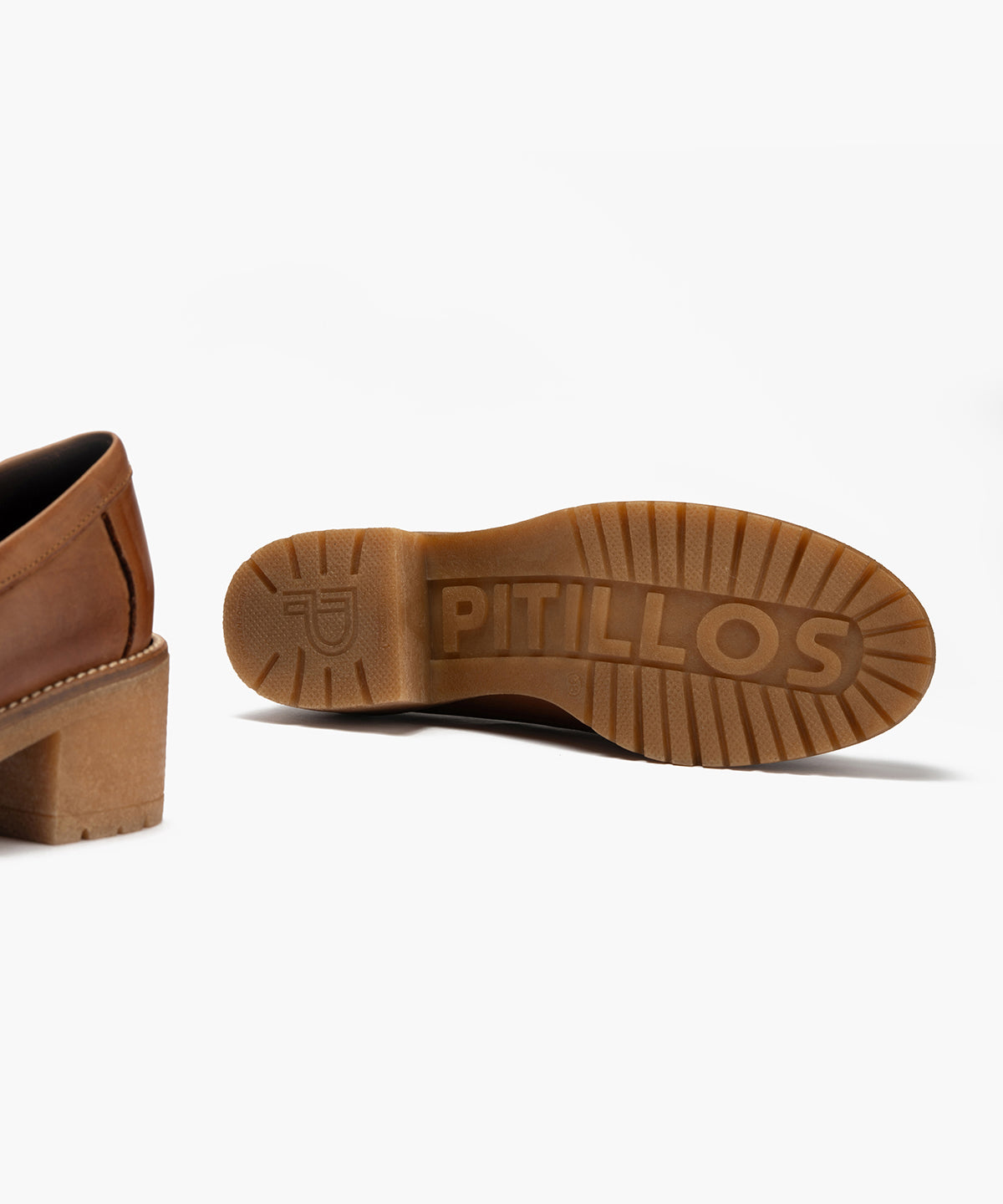 Mocasín en Napa con adorno de mujer color cuero
