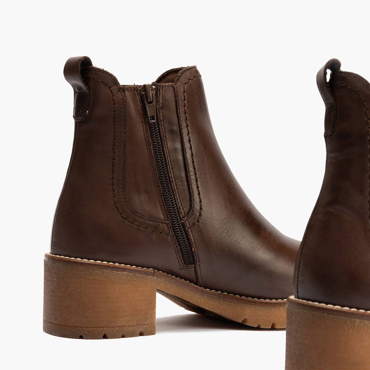 Botín Chelsey en Napa de mujer color marron