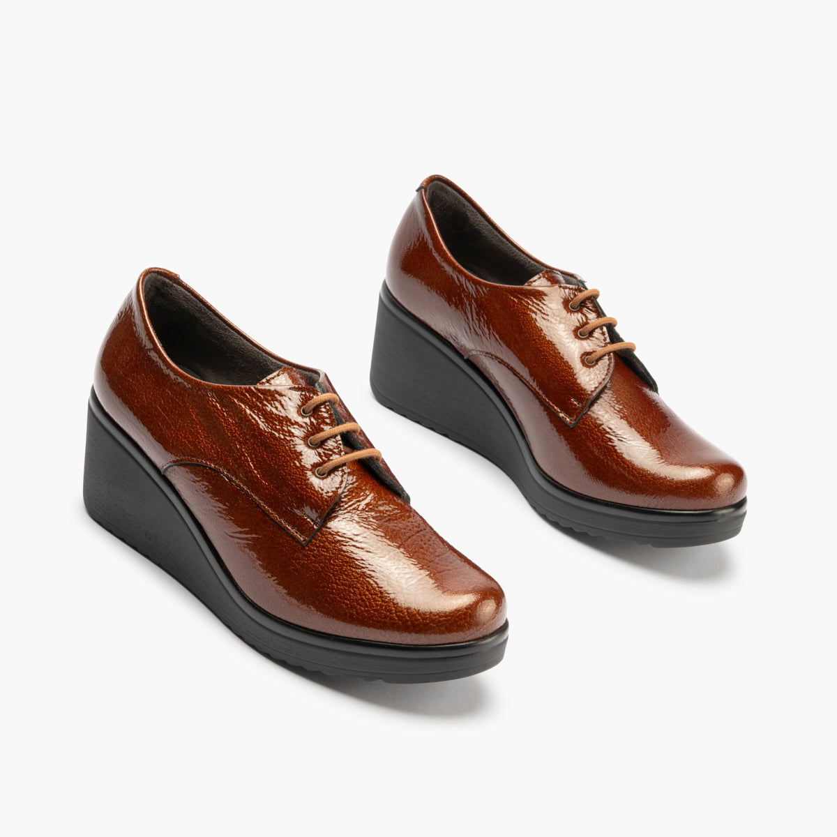 Blucher en Charol con cordones de mujer color cuero