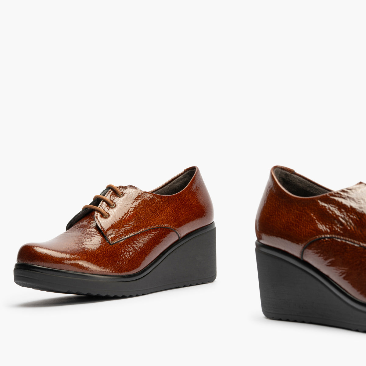 Blucher en Charol con cordones de mujer color cuero